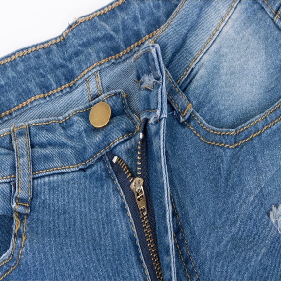 LAST! ‼️ High-rise, medium wash Jeans - Picture 6 of 9